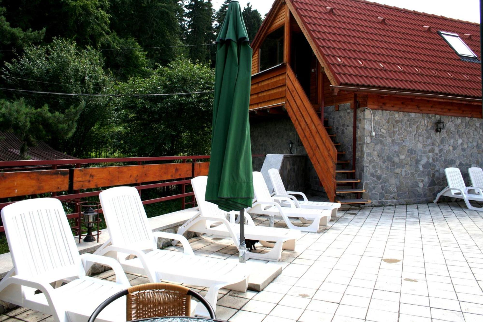 Pension Green Park Brasov Bagian luar foto